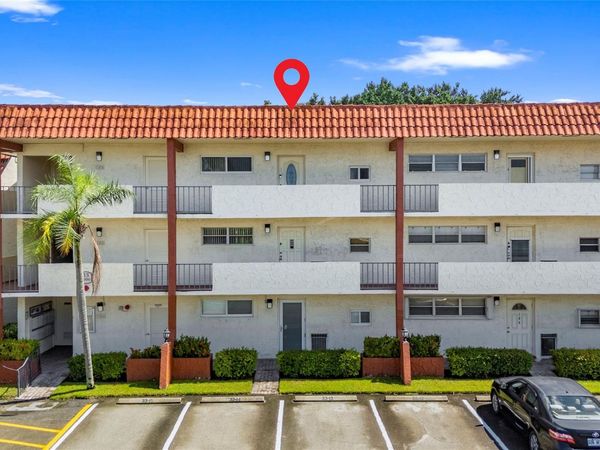 8990 S Hollybrook Boulevard, Unit 305, Pembroke Pines, FL 33025