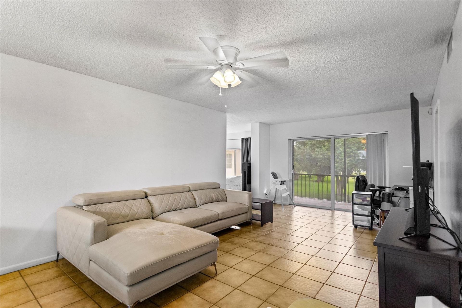 8990 S Hollybrook Boulevard, Unit 305, Pembroke Pines, FL 33025 Photo