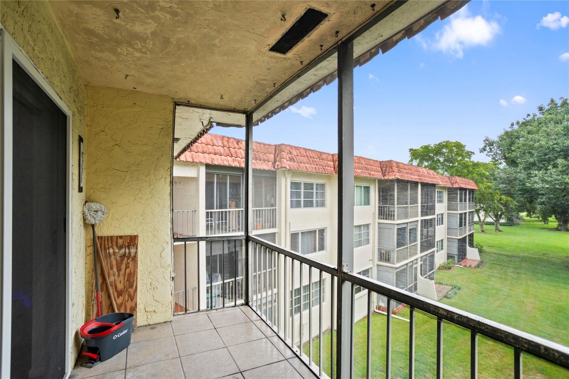 8990 S Hollybrook Boulevard, Unit 305, Pembroke Pines, FL 33025 Photo