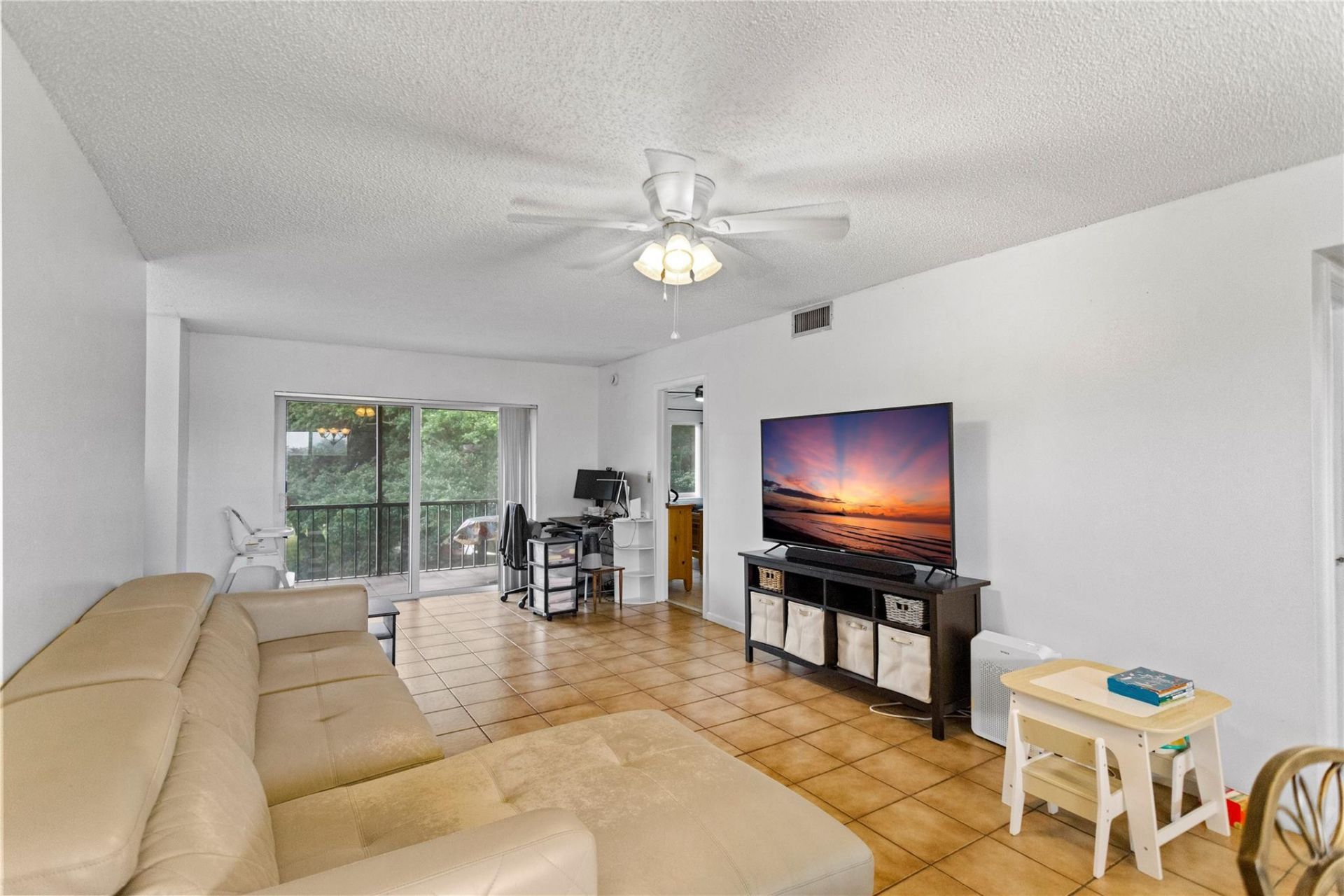 8990 S Hollybrook Boulevard, Unit 305, Pembroke Pines, FL 33025 Photo
