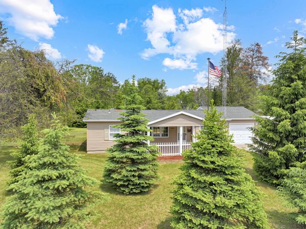 11990 Lake 15 Road, Atlanta, MI 49709