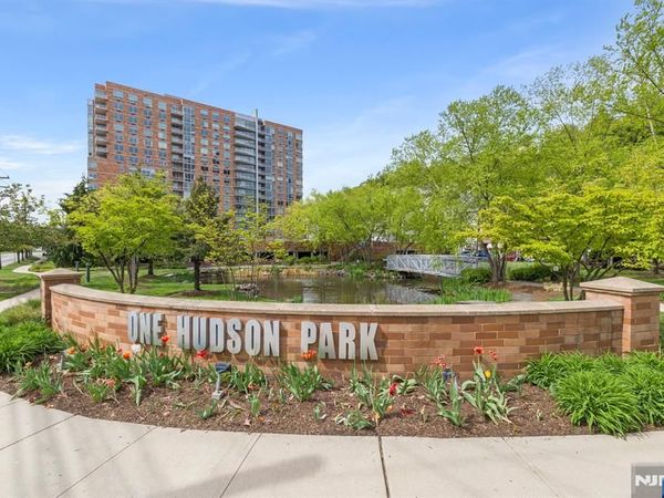 310 Hudson Park 310, Unit 310, EDGEWATER, NJ 07020