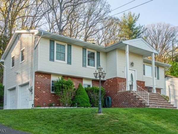 53 N Hillside Ave, Roxbury, NJ 07847