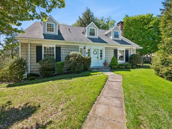 9 OVERLOOK TERR, Millburn, NJ 07078