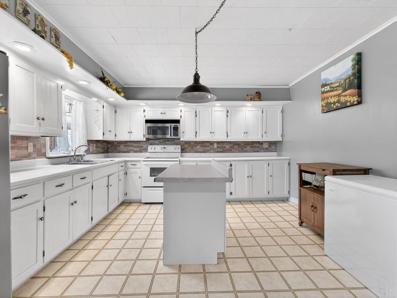 134 S Fulton Street , Richwood, OH 43344 Photo 5