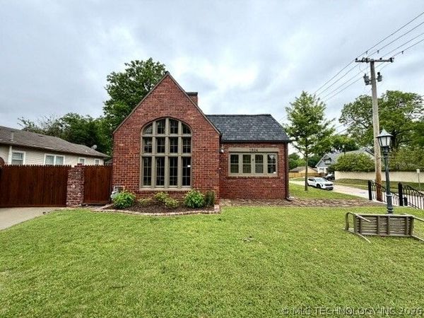 1904 S Yorktown Avenue , Tulsa, OK 74104