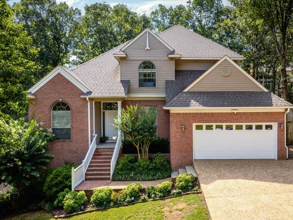 7 Chalmette Court , Little Rock, AR 72211