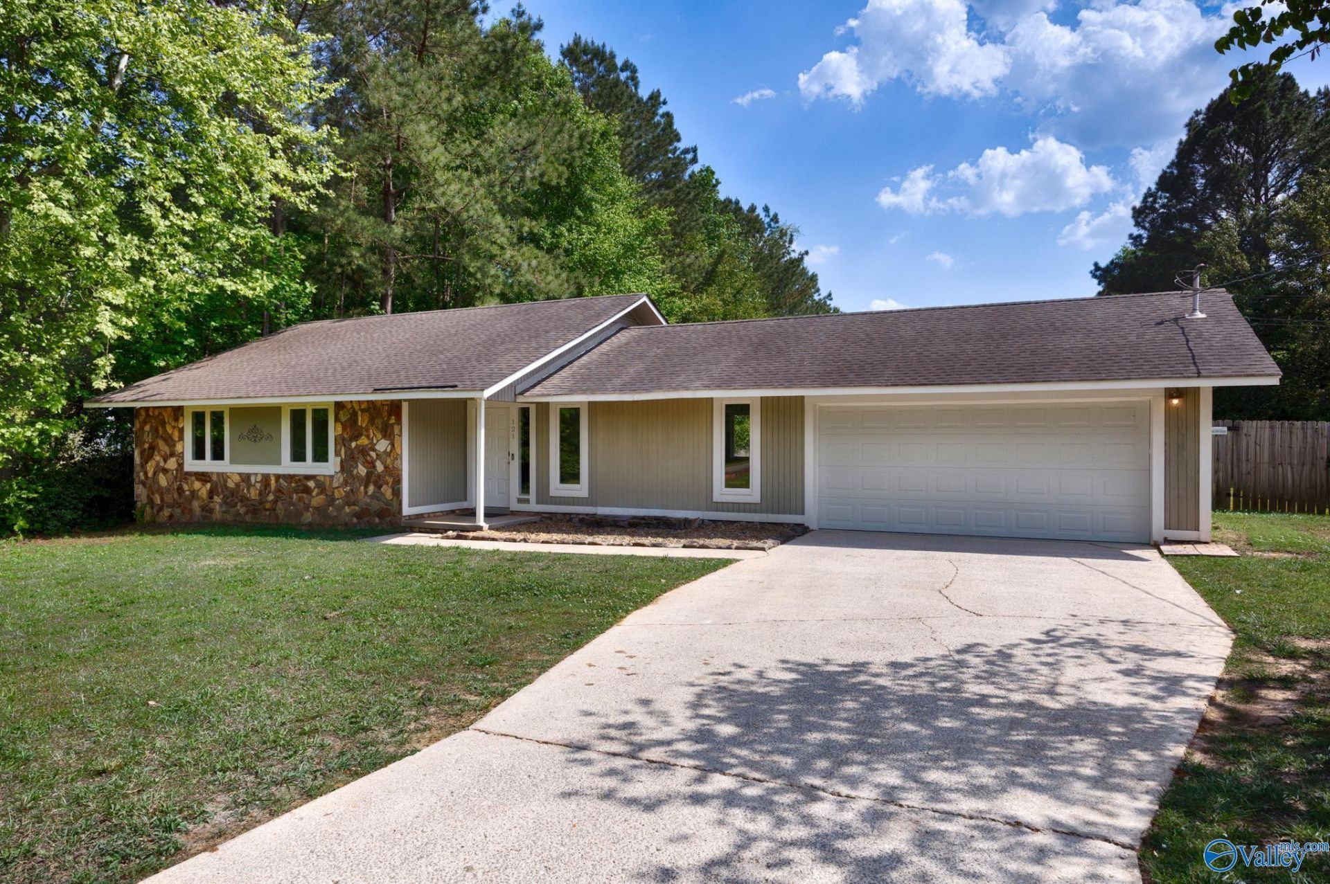 121 Northwood Circle, Harvest, AL 35749 Main Photo