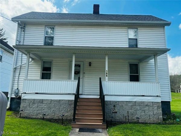 155 Hanna , Adena, OH 43901