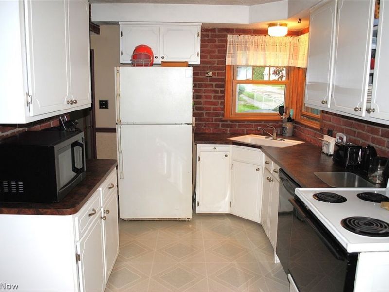 3435 Center Drive , Parma, OH 44134 Photo 10