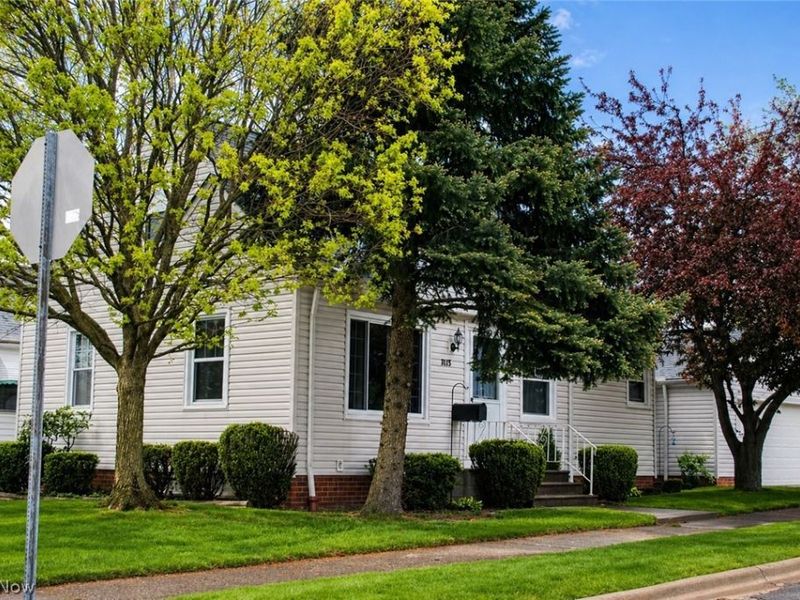 3435 Center Drive , Parma, OH 44134 Photo 2