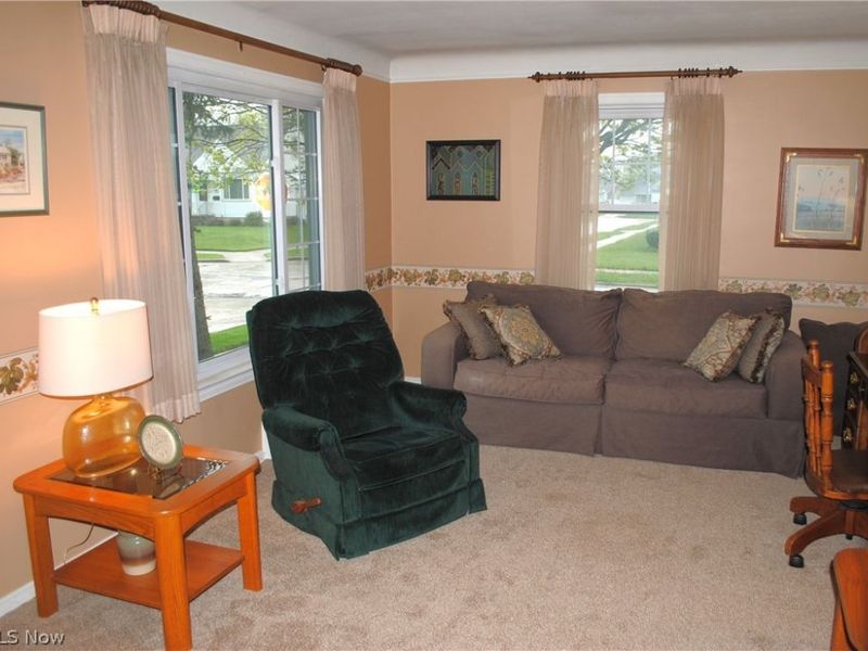 3435 Center Drive , Parma, OH 44134 Photo 6