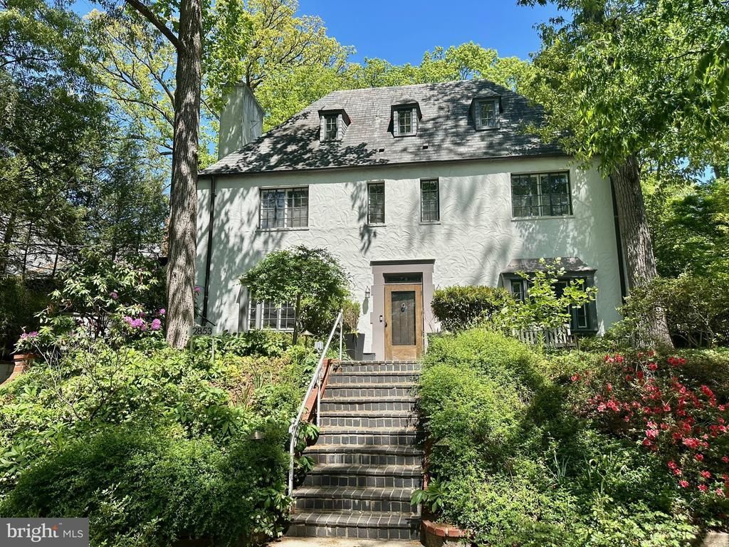 2853 Allendale Place Nw, Washington, DC 20008 Main Photo