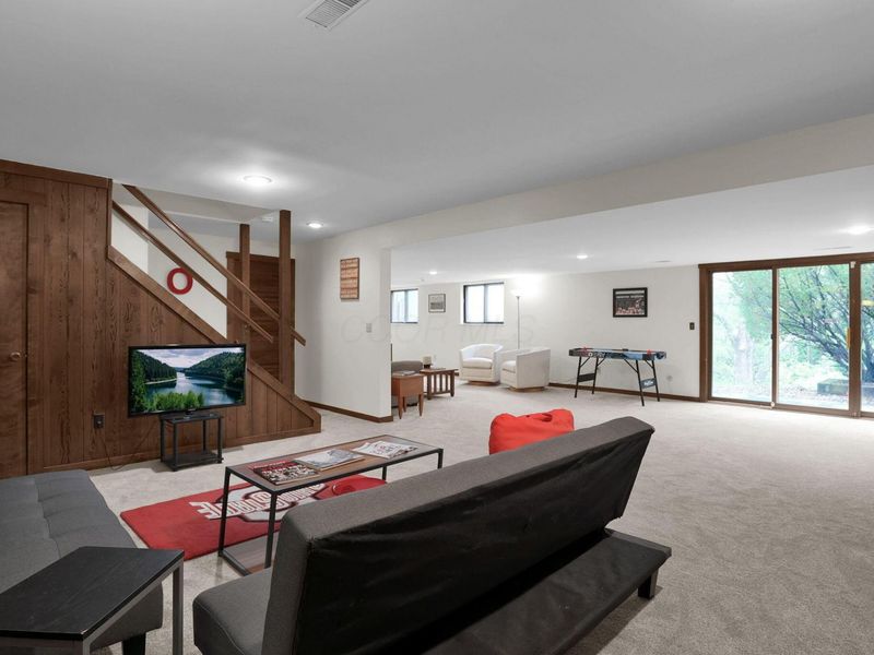 2044 Willowick, Unit # B, Columbus, OH 43229 Photo 10