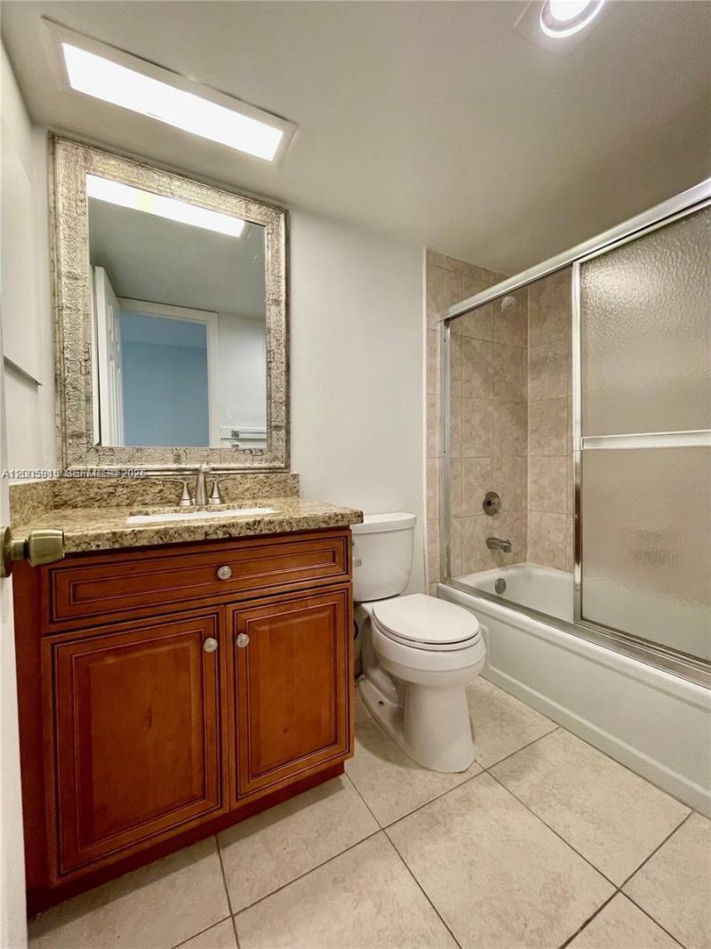 2320 S Cypress Bend Dr , Unit 204, Pompano Beach, FL 33069 Photo