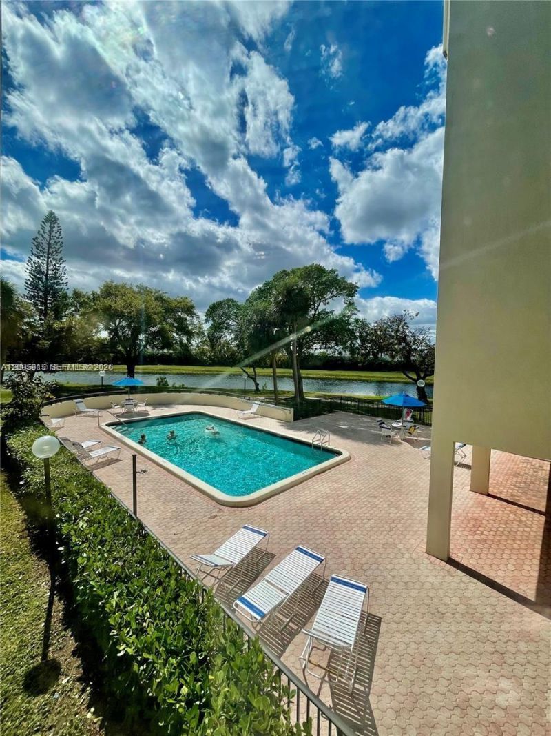 2320 S Cypress Bend Dr , Unit 204, Pompano Beach, FL 33069 Photo