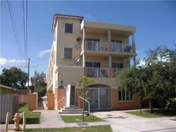 1453 SW 3 ST , Unit 206, Miami, FL 33135