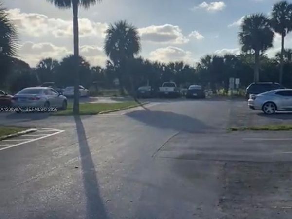 3710 NW 21st St , Unit 305, Lauderdale Lakes, FL 33311