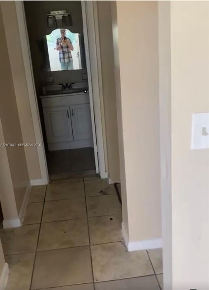 3710 NW 21st St , Unit 305, Lauderdale Lakes, FL 33311 Photo