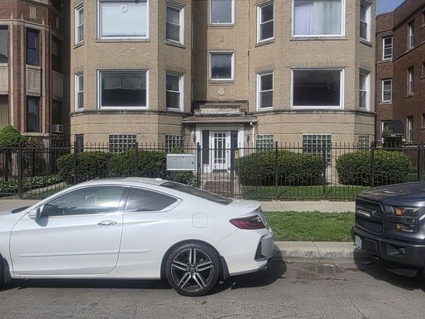 6926 S Paxton Avenue, Unit 1N, Chicago, IL 60649