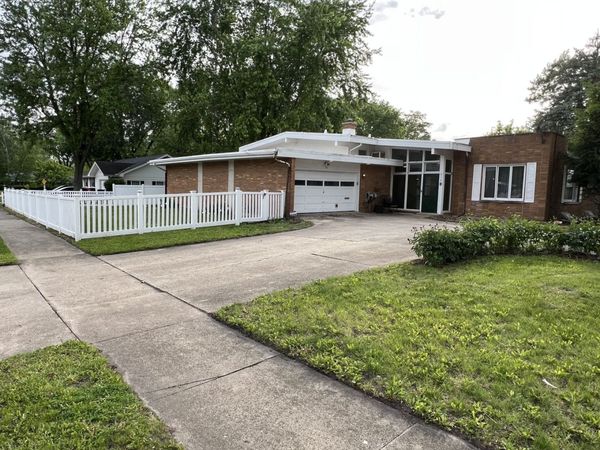 616 Seneca Drive, Aurora, IL 60506