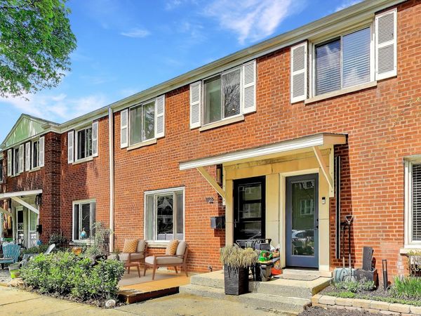 1702 W Belle Plaine Avenue , Chicago, IL 60613