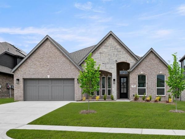 316 Autry Drive, Burleson, TX 76028