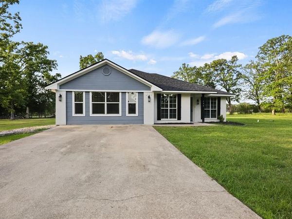 194 County Road 1720 , Mount Pleasant, TX 75455