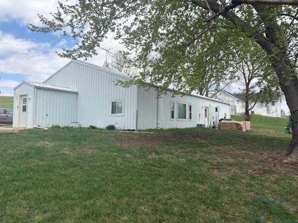 106 S West St, Ponca, NE 68770