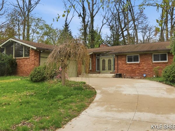 4786 Bonnie Avenue SE, Grand Rapids, MI 49508