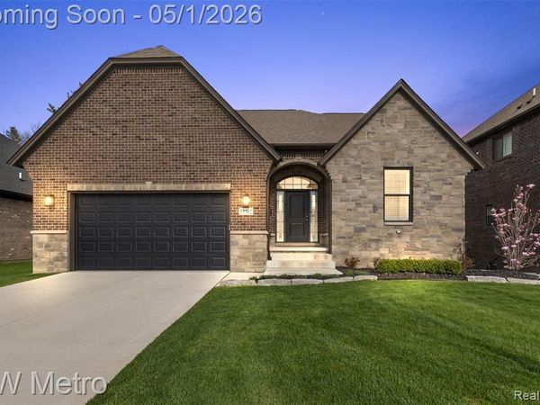 55162 Benson Court, Shelby Twp, MI 48316