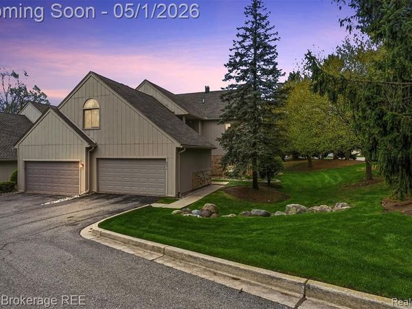 29374 Laurel Drive, Farmington Hills, MI 48331