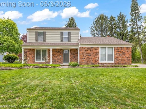 35963 Fair Oaks Court Court, Farmington Hills, MI 48331