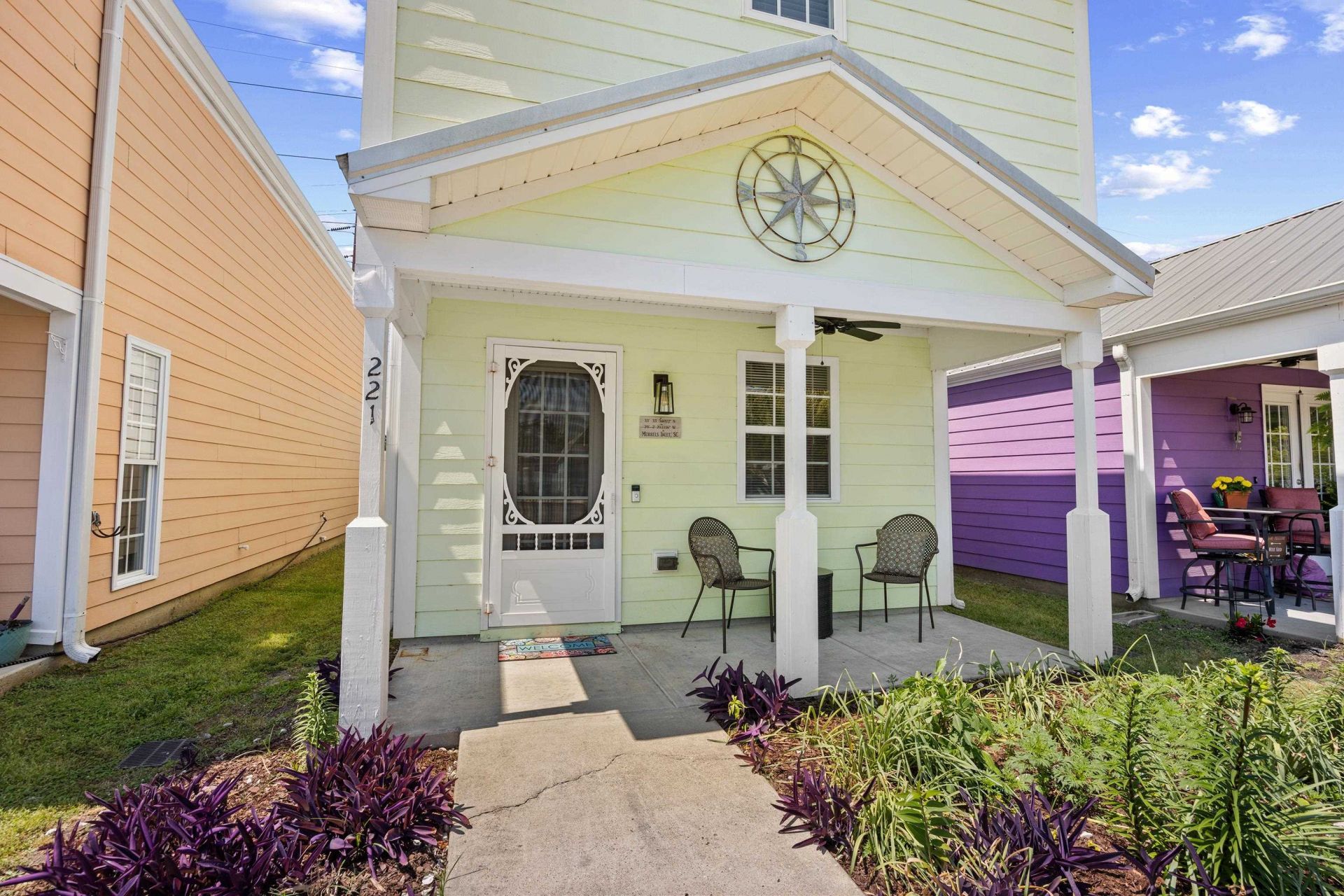 221 Addison Cottage Way Photo 2