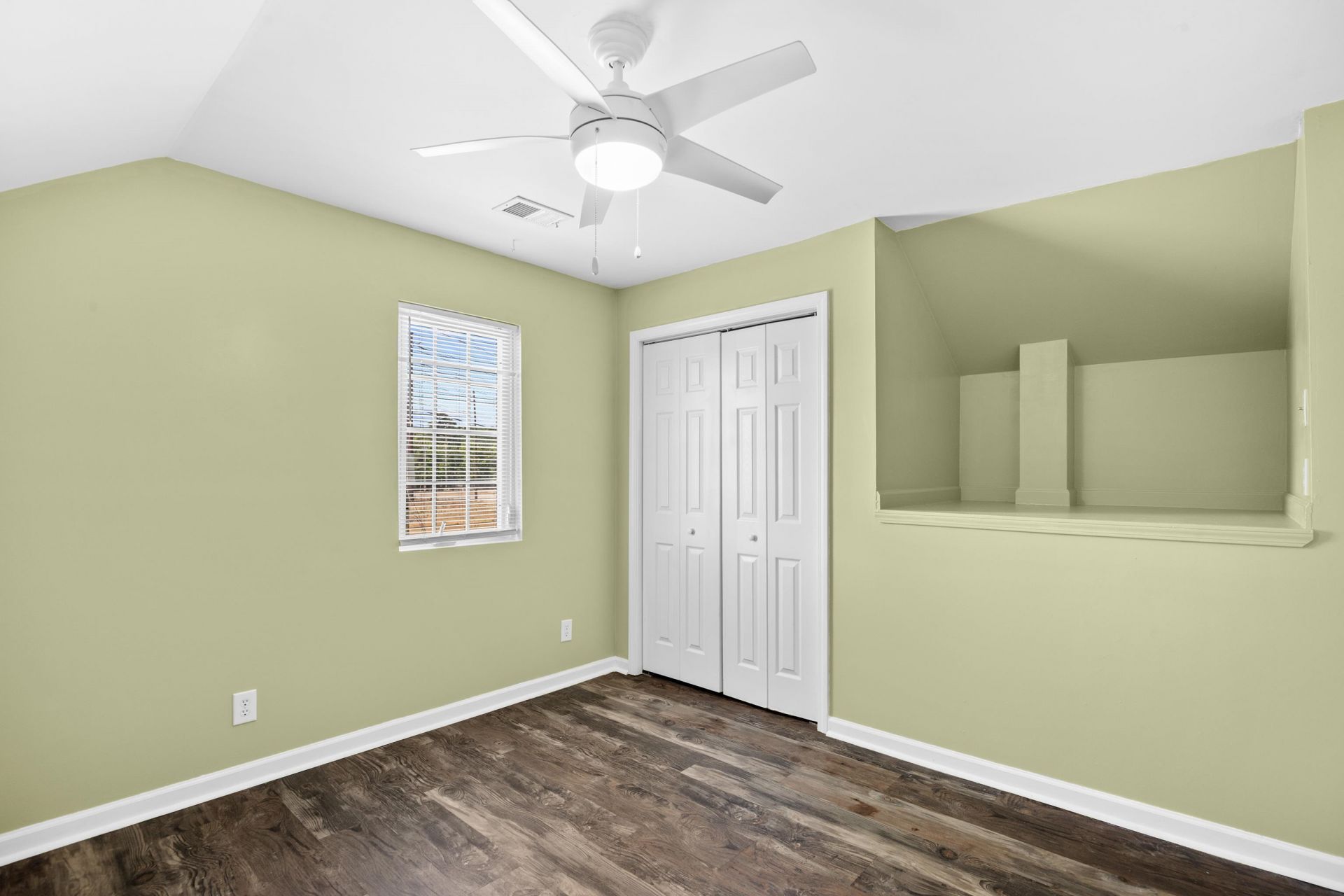 221 Addison Cottage Way Photo 3