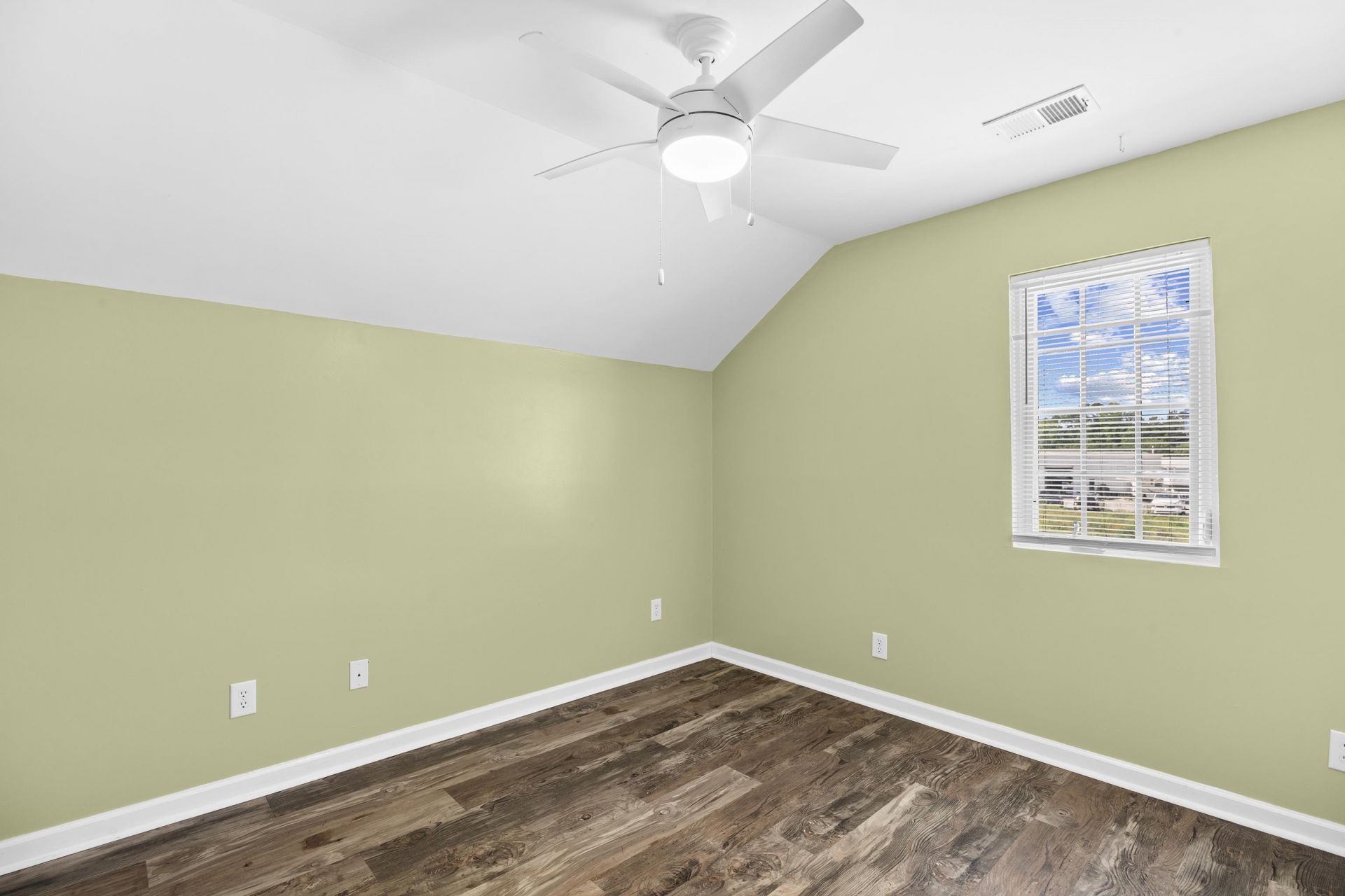 221 Addison Cottage Way Photo 4