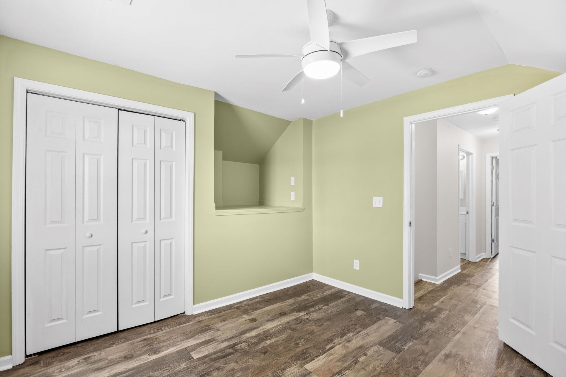 221 Addison Cottage Way Photo 5