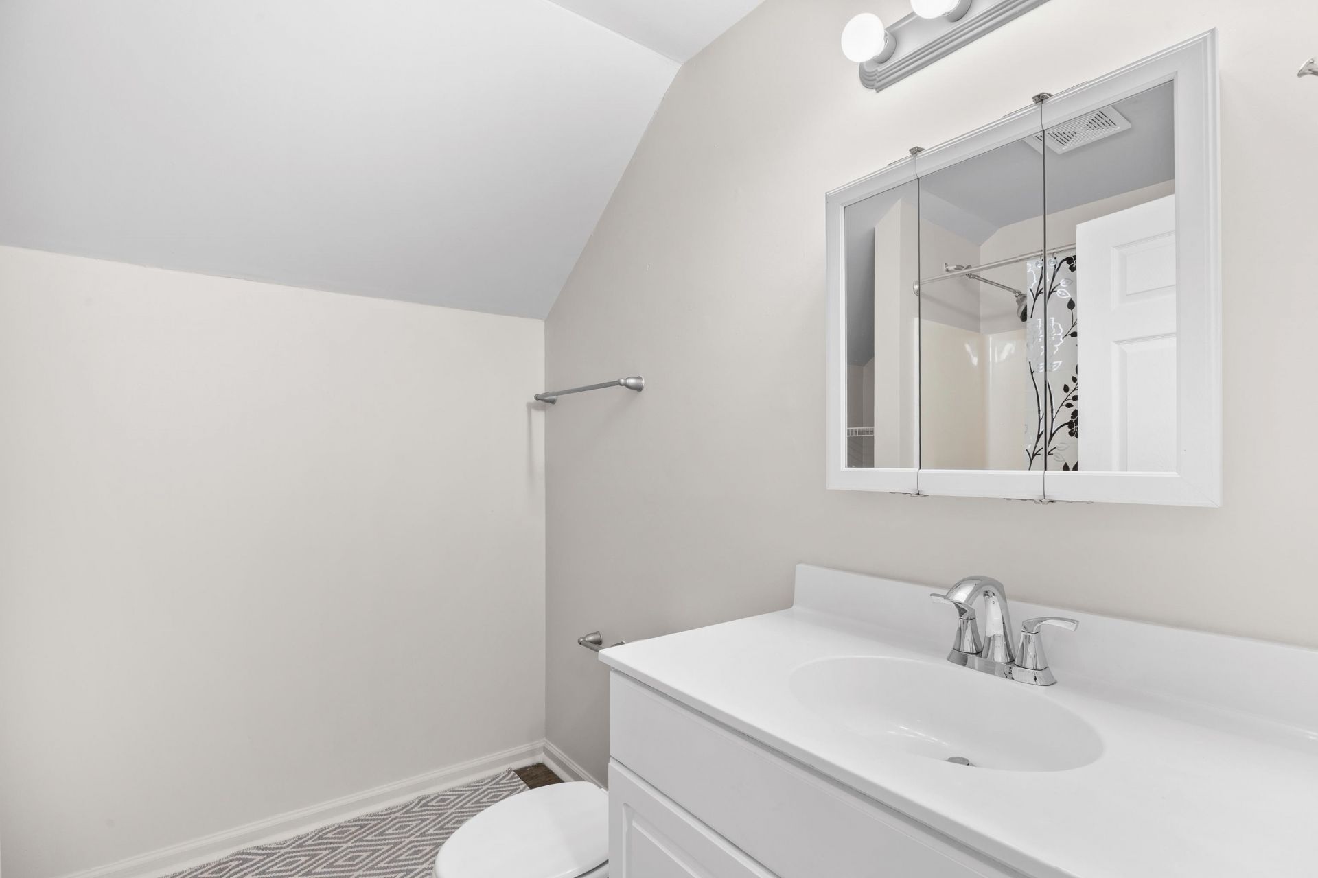 221 Addison Cottage Way Photo 7
