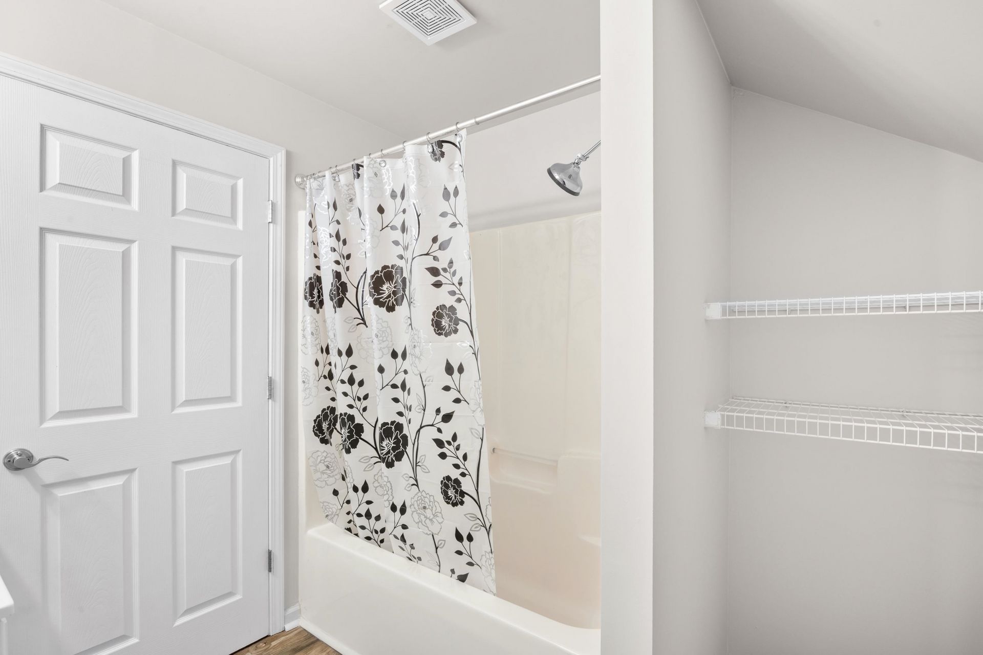 221 Addison Cottage Way Photo 8