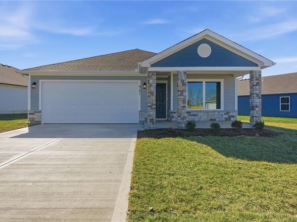 628 W Bluebird Street, Gardner, KS 66030