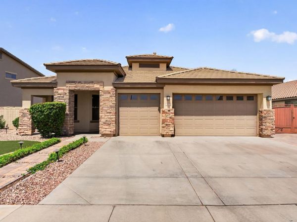 8812 W Myrtle Avenue, Glendale, AZ 85305
