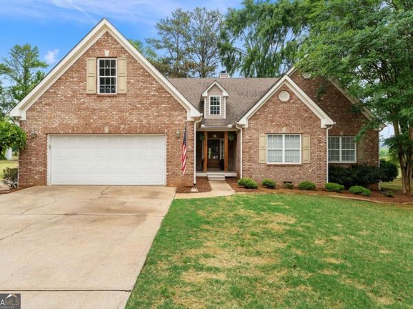 12 Grapevine Way NE, Cartersville, GA 30121