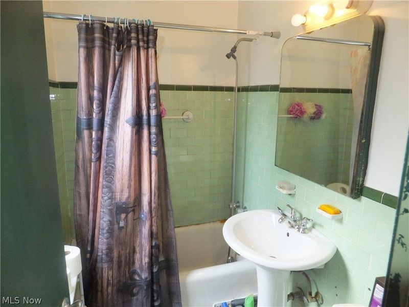 4397 W 60th Street , Cleveland, OH 44144 Photo 7