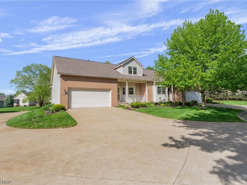 2423 Charing Cross Road NW, Canton, OH 44708 Photo 2