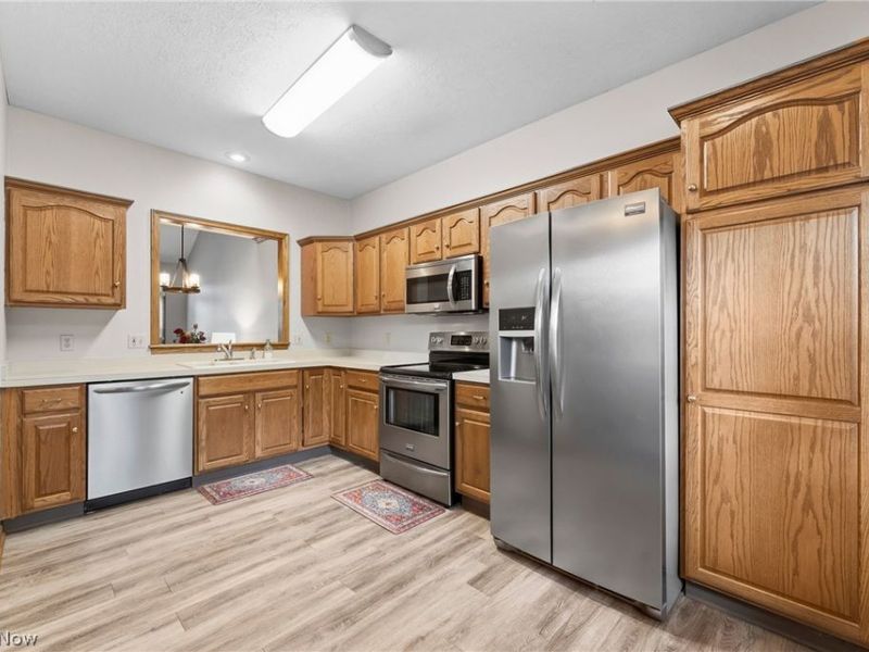 2423 Charing Cross Road NW, Canton, OH 44708 Photo 7