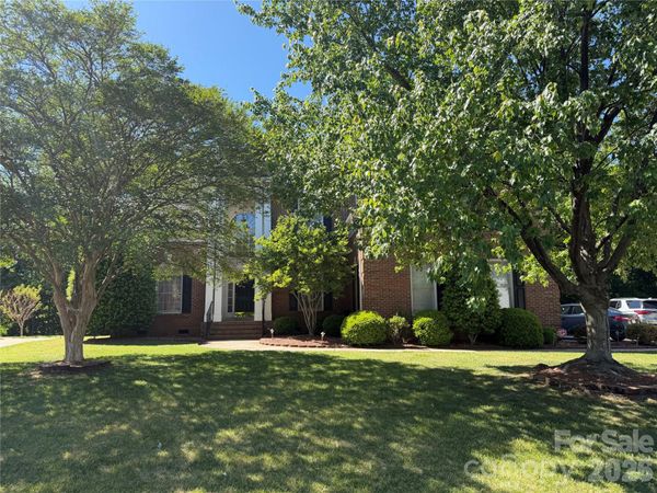 11025 Fountaingrove Drive , Charlotte, NC 28262