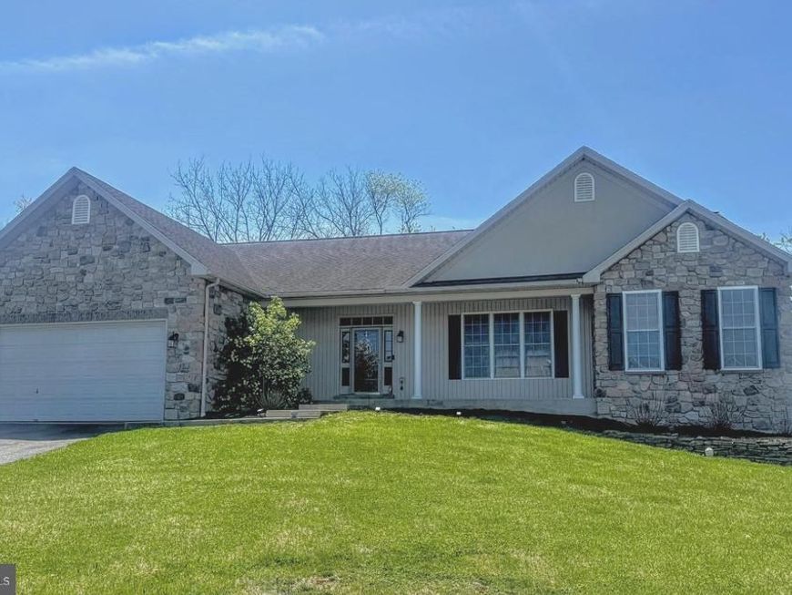 54 Walnut Dr W, Bernville, PA 19506 Main Photo