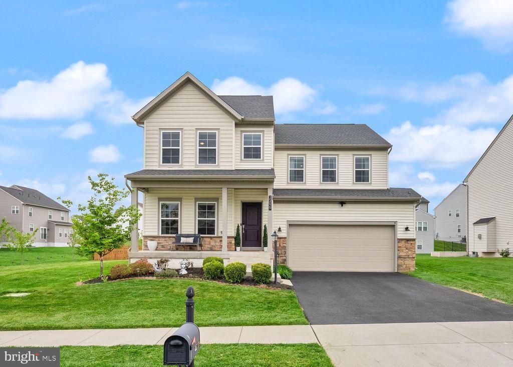 25029 Striped Maple Drive, Aldie, VA 20105 Main Photo