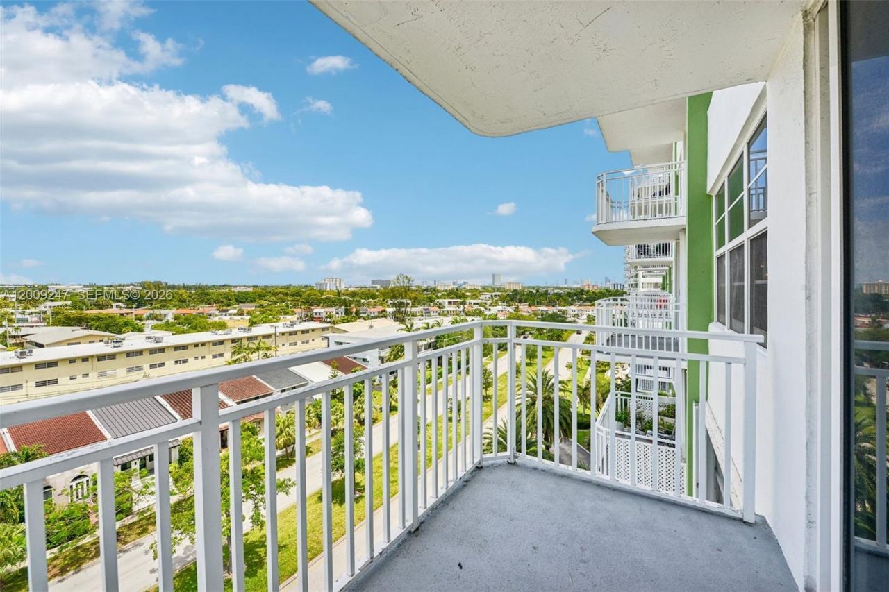 2100 Sans Souci Blvd, Unit B706, North Miami, FL 33181 Photo