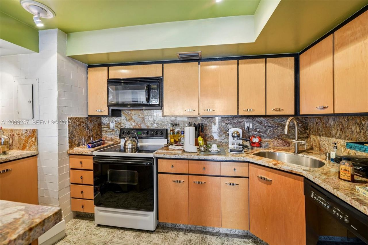 2100 Sans Souci Blvd, Unit B706, North Miami, FL 33181 Photo